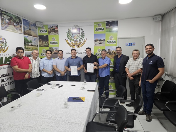 Prefeito Helder Carvalho assina Termo de Cooperação Técnica entre a Prefeitura de Sousa e o CREA-PB