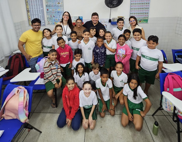 Prefeito Helder Carvalho e a secretária Bruna Veras comemoram conquista; duas escolas de Sousa recebem premiação estadual de educação