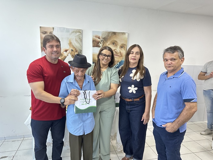 Prefeitura de Sousa realiza entrega de aparelhos auditivos a pacientes da Otoclínica Municipal