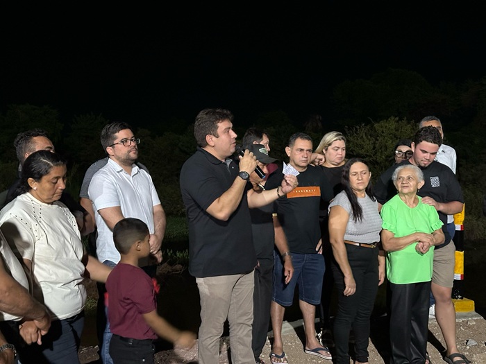 Prefeitura entrega extensa passagem molhada para beneficiar mais de 70 famílias da Comunidade Caiçara dos Teodoros e outros setores 