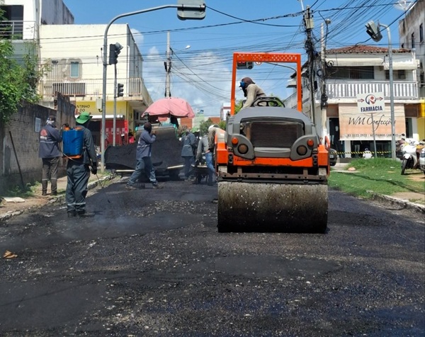 Prefeitura de Sousa realiza serviço de requalificação de rua que interliga vários bairros 