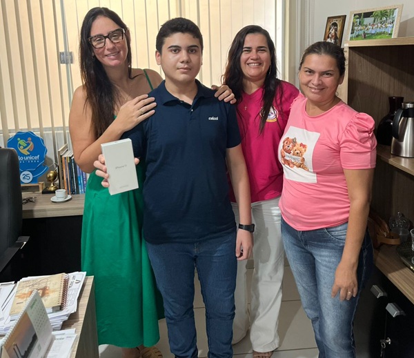 Secretaria de Educação de  Sousa premia alunos que tiveram pontuação máxima no Programa The Easy English