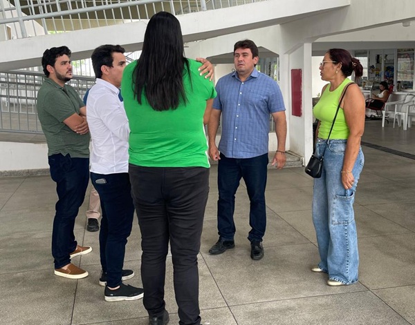 Em Sousa, prefeito Helder Carvalho realiza visitas em pontos mais afetados pela forte chuva de 140mm que atingiu a cidade 