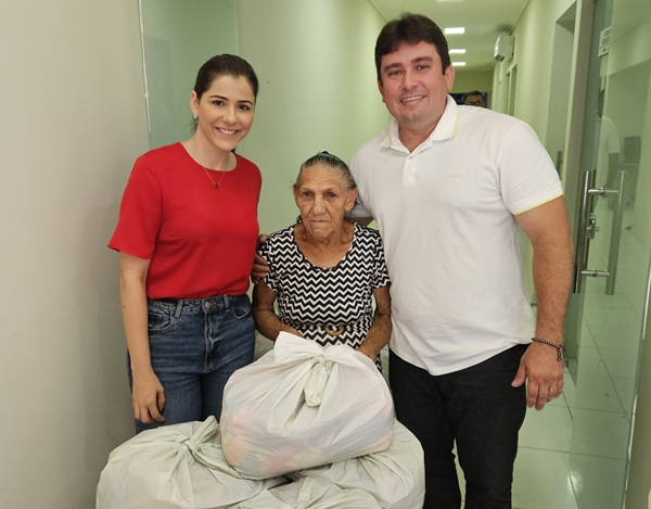 Prefeito Helder Carvalho participa de ação de entrega de cestas de alimentos e destaca lado social da gestão 