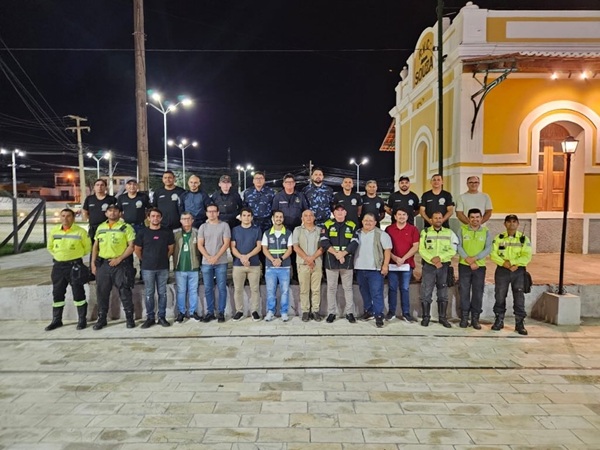 Prefeitura de Sousa realiza trabalho de organização da área que compreende a feira-livre do bairro da Estação; dona de casa aprova