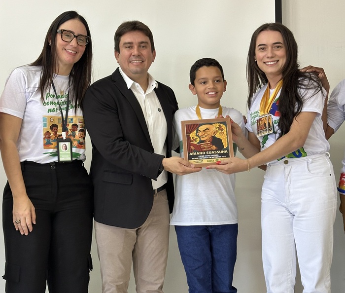 Prefeitura de Sousa lança programas de valorização dos profissionais da educação e estudantes  