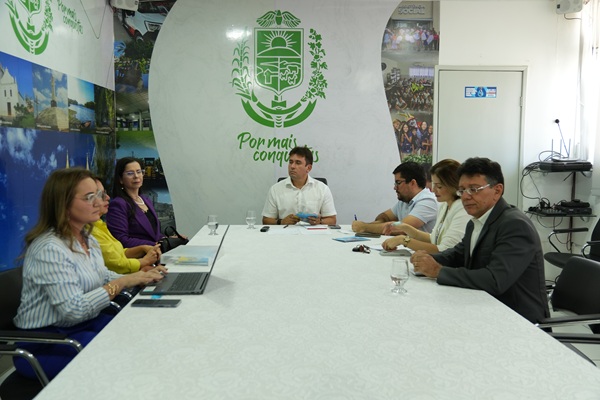 Prefeito Helder Carvalho e secretários participam de reunião sobre o Projeto “Cidadania de Primeira”