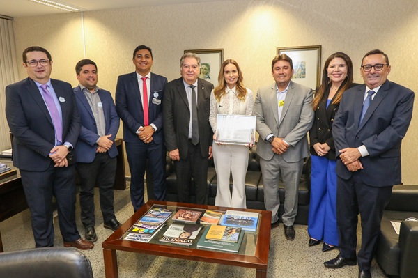 Em audiência com a senadora Daniella Ribeiro, prefeito Helder Carvalho pleiteia várias demandas para o desenvolvimento de Sousa