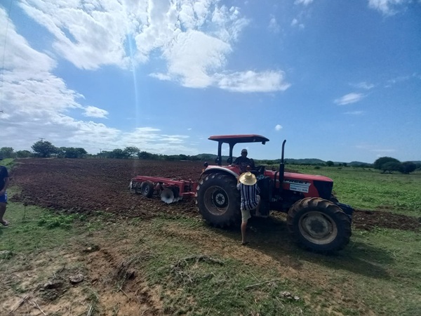 Prefeitura de Sousa segue com o trabalho de corte de terras na região de São Gonçalo e outras comunidades rurais 