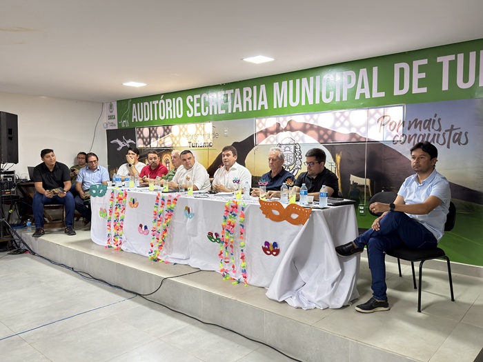 Em coletiva de imprensa, prefeito Helder Carvalho anuncia série de ações para a sede e na zona rural