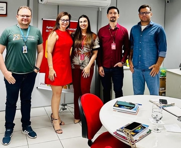 Representado a Prefeitura de Sousa, secretários municipais se reúnem com integrantes da agência do Banco do Nordeste de Sousa 