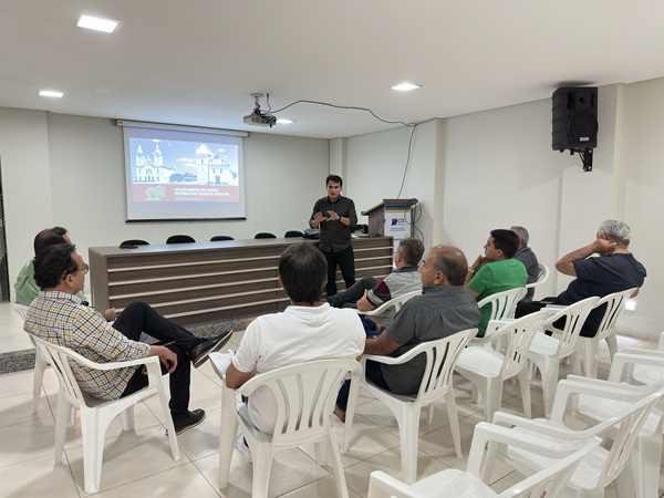 Secretário Bosco Júnior apresenta trabalho de catalogação de imóveis históricos a representantes de entidades de classe de Sousa