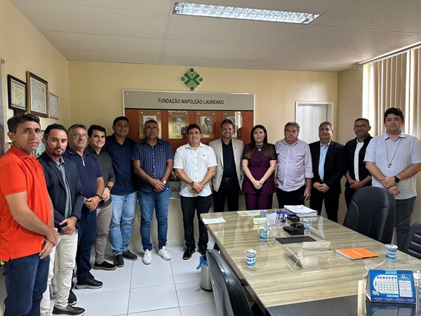 Em reunião, prefeito Helder Carvalho define o início do atendimento no Centro oncológico no Hospital Napoleão Laureano de Sousa