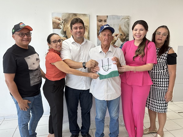 Qualidade de vida: Prefeitura de Sousa realiza entrega de aparelhos auditivos a pacientes da Otoclínica Municipal 