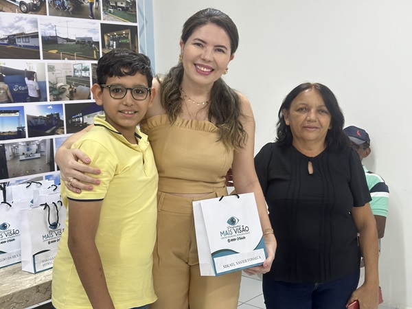 Em Sousa, Secretaria de Saúde realiza entrega de óculos através do Programa Mais Visão 