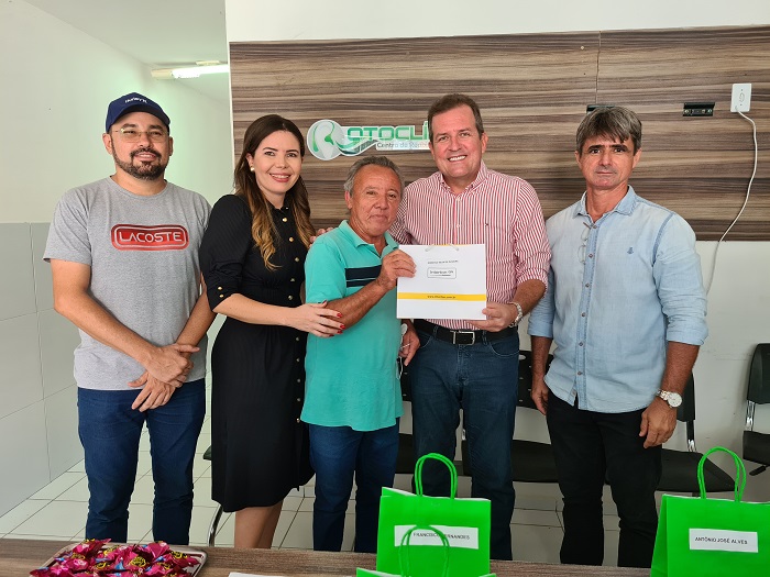 Gestão Municipal realiza entrega de aparelhos auditivos aos pacientes da Otoclínica