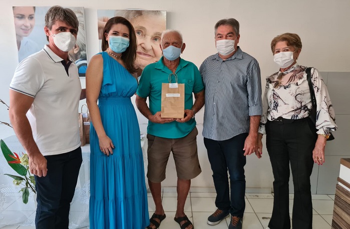 Em Sousa, pacientes da Otoclínica Municipal são beneficiados com a entrega de aparelhos auditivos