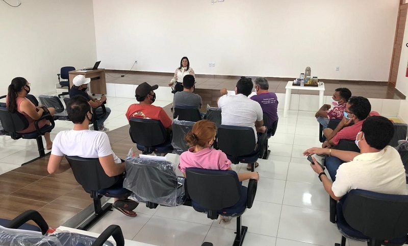 Coordenadora do Procon se reúne com músicos e representante da Associação dos Músicos de Sousa 