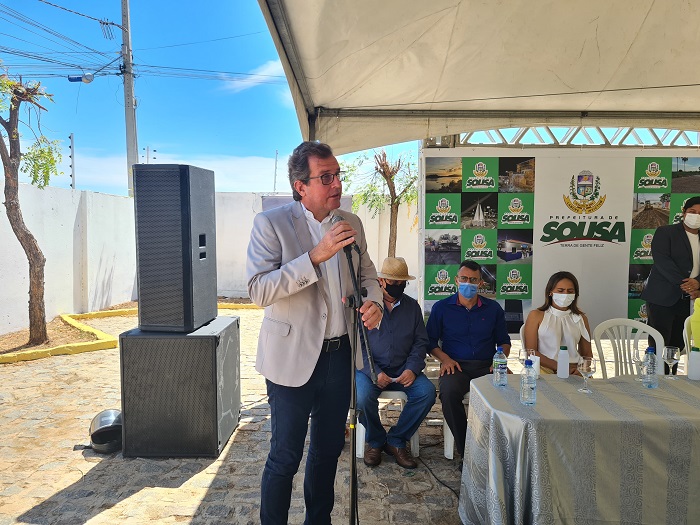 Prefeito Tyrone participa de aula inaugural do curso da UEPB, em Sousa 